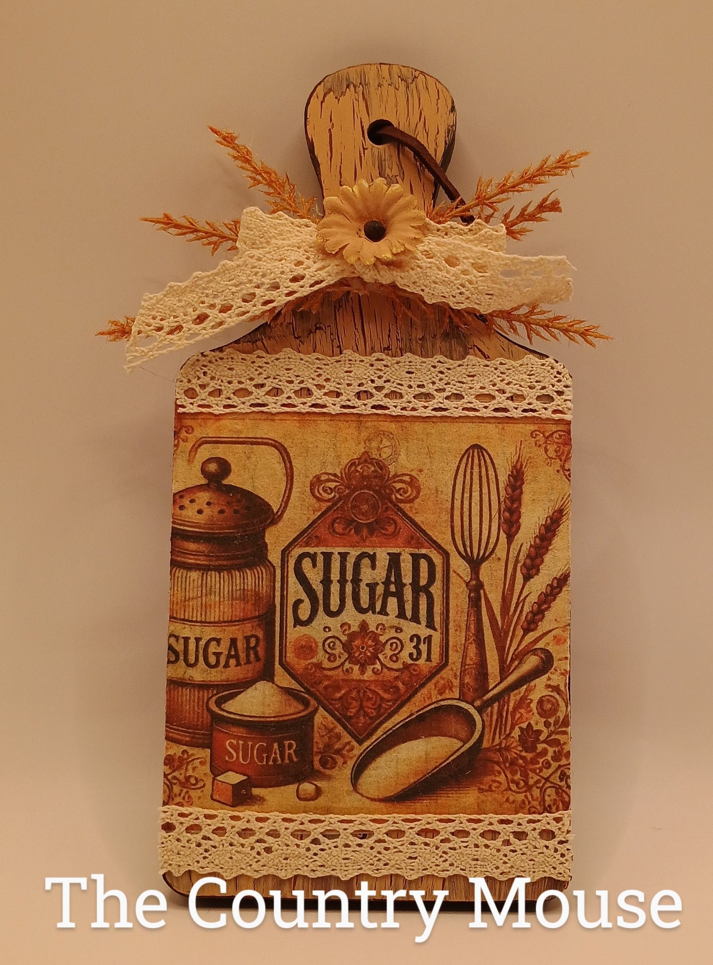 Vintage small cutting board - Flour